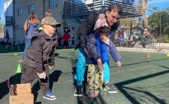 Más de 170 participantes celebraron el Día Olímpico y Paralímpico con una jornada de deporte inclusivo - imagen de origen