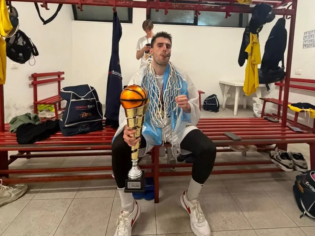 Bautista Fouce, el gualeguaychuense que fue figura en el ascenso de su equipo en Italia - imagen de origen