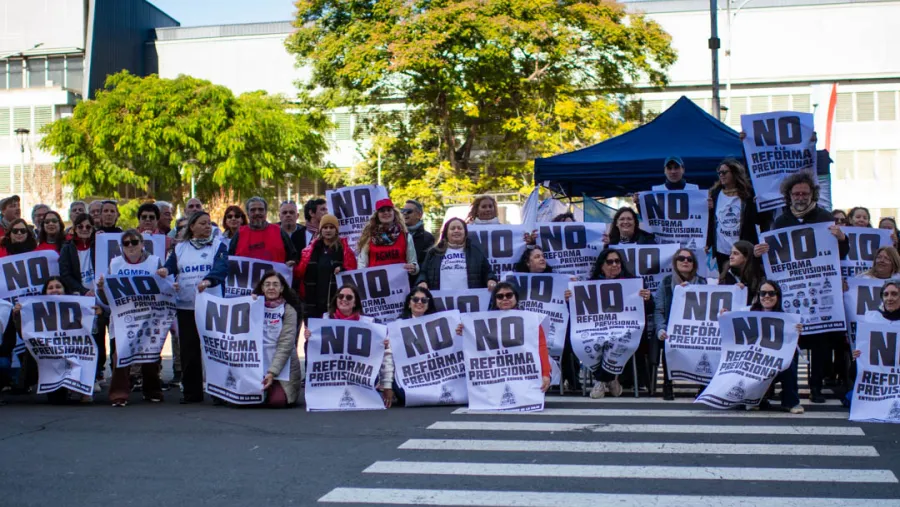 Agmer se manifestará en Casa de Gobierno este miércoles contra la reforma previsional | Análisis - imagen de origen