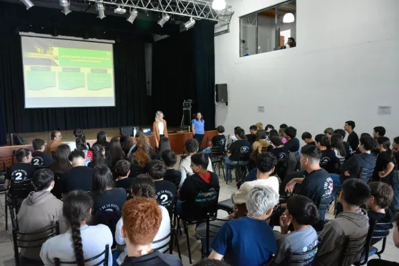 Realizan talleres para promover la construcción de vínculos saludables en las juventudes - imagen de origen