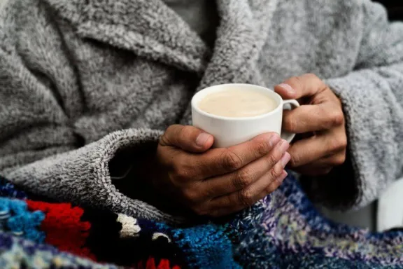 Llegó el invierno: alertan que habrá bajas temperaturas este martes en la ciudad - imagen de origen