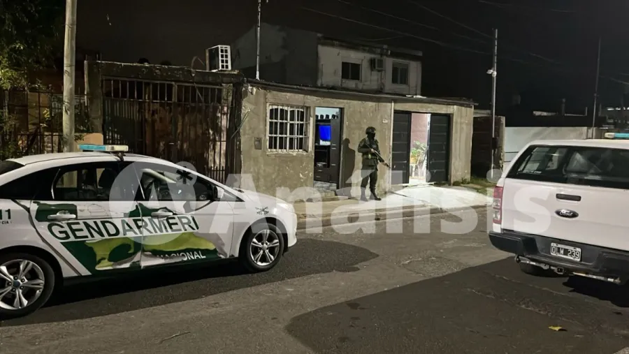 Allanamientos simultáneos de Gendarmería en Paraná contra el violento clan narco de "la Vero" Aguilar | Análisis - imagen de origen