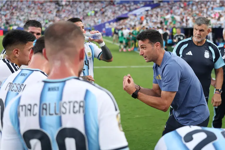 Scaloni destacó la goleada de Argentina: "Haber ganado nos da tranquilidad para lo que viene" - imagen de origen