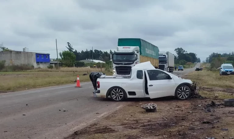 Dos fallecidos al colisionar frontalmente dos vehículos en la Ruta 12 - imagen de origen