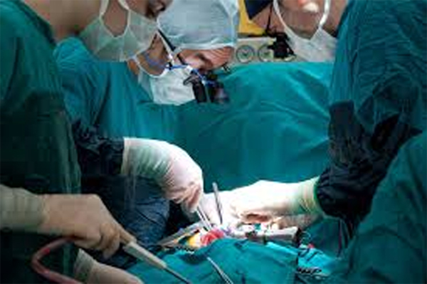 El Hospital Urquiza superó las 350 cirugías cardíacas y se consolida como referencia regional - imagen de origen