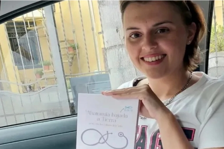 Una joven entrerriana desarrolló un innovador material de estudio con códigos QR - imagen de origen