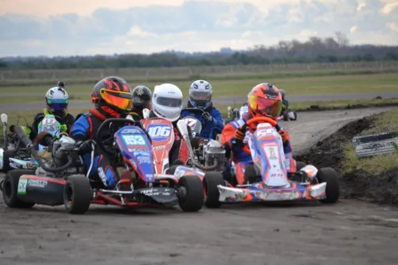 López, Veglienzone, Tofolón y Maslein ganaron en el Karting Tierra - imagen de origen