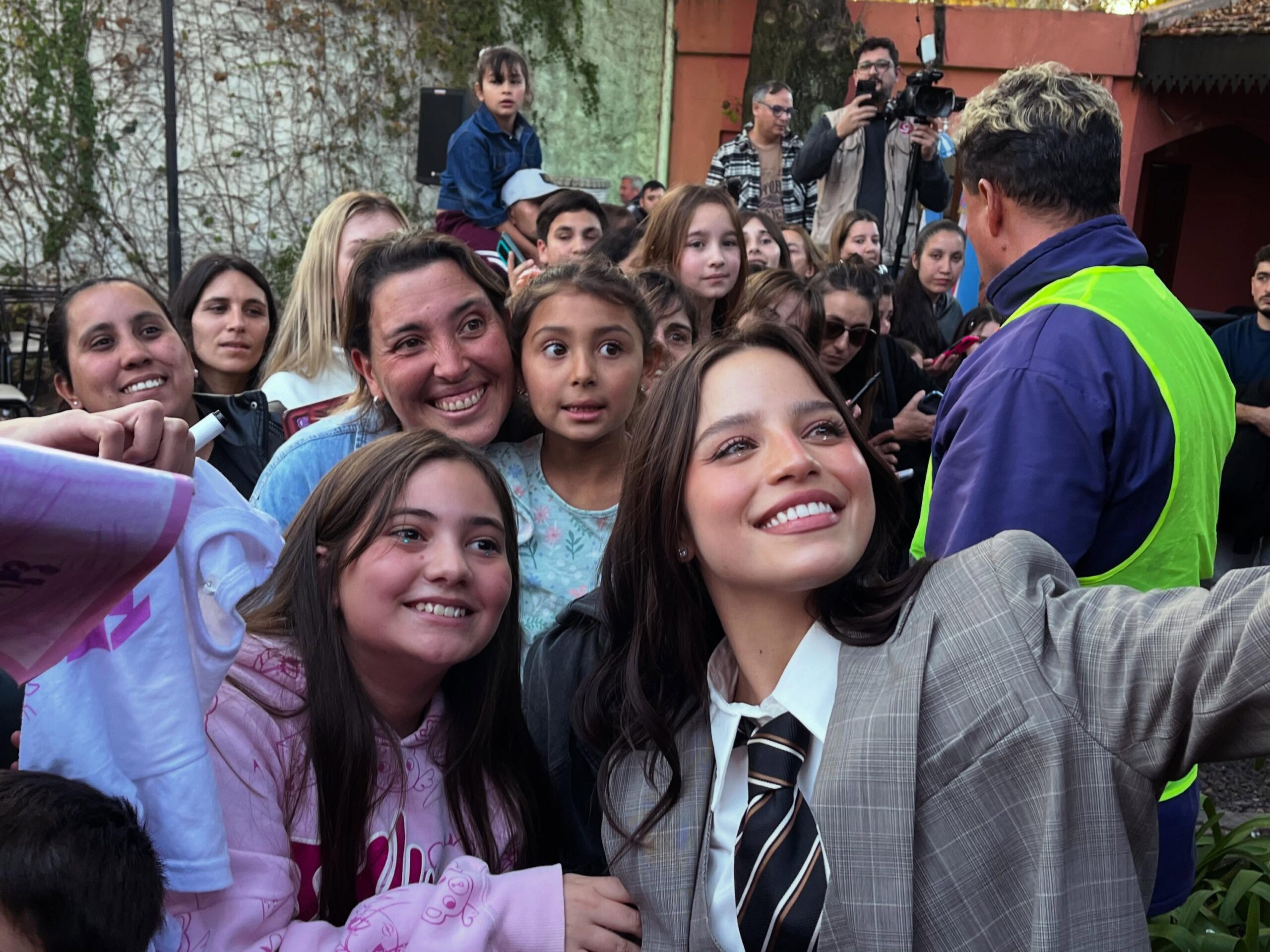 Nogoyá homenajeó a Emilia Mernes - imagen de origen