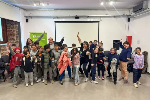 Las infancias de Paraná disfrutaron del canto y el baile en el Museo Casa de Gobierno - imagen de origen
