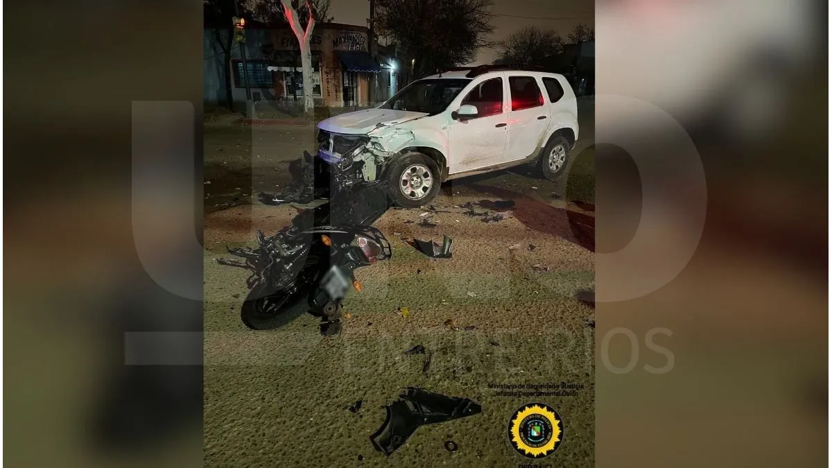 Colón: un accidente entre un auto y una moto dejó a dos jóvenes graves - imagen de origen