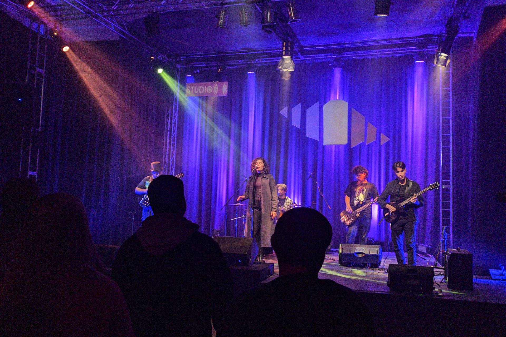 Insistentes protagoniza el segundo lanzamiento audiovisual del ciclo musical Casa Estudio - Plaza Web - imagen de origen
