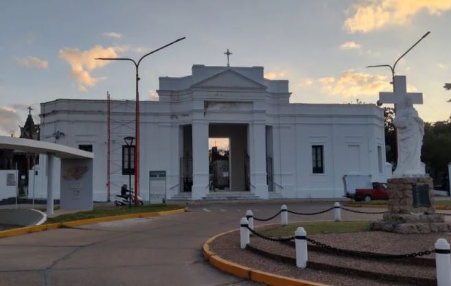 El Cementerio Municipal invita a una misa especial por el Día del Padre - imagen de origen