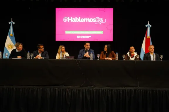 Más de 1.500 estudiantes, docentes y tutores participaron de #HablemosDe en Paraná - imagen de origen