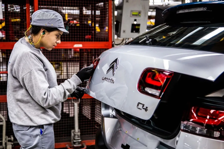 Tras 28 años, Citroën deja de fabricar en El Palomar: 400 contratos en riesgo y retiros voluntarios en marcha - imagen de origen
