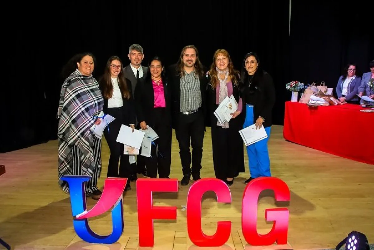 La Facultad de Ciencias de la Gestión de UADER distinguió a sus nuevos egresados en Concepción del Uruguay - imagen de origen