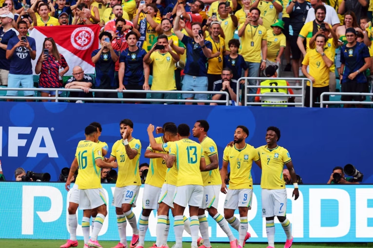 Brasil goleó a Escocia, terminó primero en el Grupo C y avanzó a los 16avos de final - imagen de origen