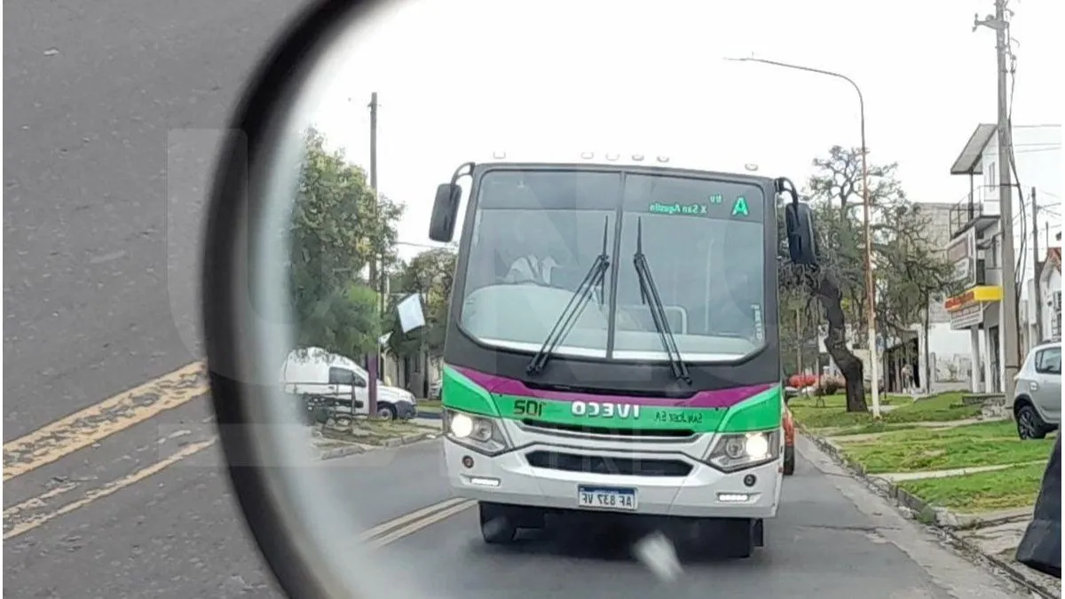 Denunciaron un disparo contra un colectivo en Paraná y un exempleado quedó bajo la lupa - imagen de origen