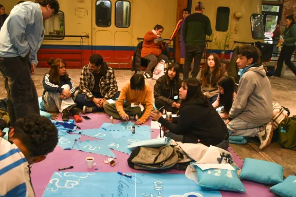 Programa Generar: alumnos de escuelas de Paraná protagonizaron una jornada de actividades - imagen de origen