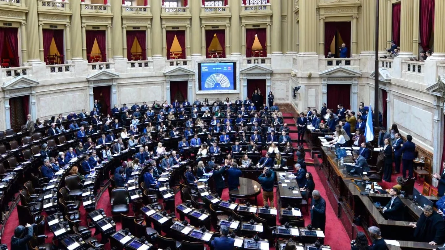 El oficialismo logró frenar la sesión para interpelar a Adorni en Diputados, con ayuda del PRO y la UCR - imagen de origen
