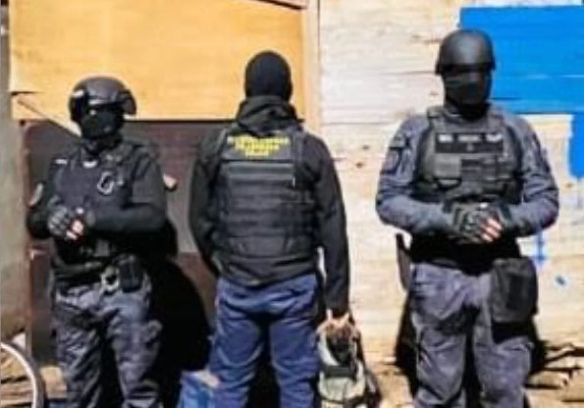 Allanamiento por narcomenudeo en Colón: secuestraron cocaína, dinero y un celular - imagen de origen