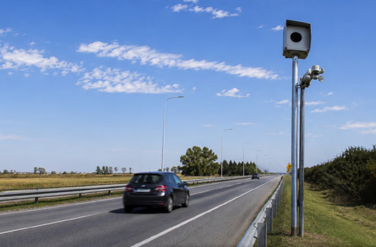 Multas: un nuevo radar “inteligente” que no se puede esquivar podría llegar a las rutas argentinas - imagen de origen