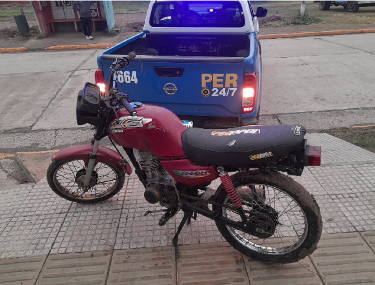 Localizaron una moto abandonada en inmediaciones a la ruta nacional 12 - imagen de origen