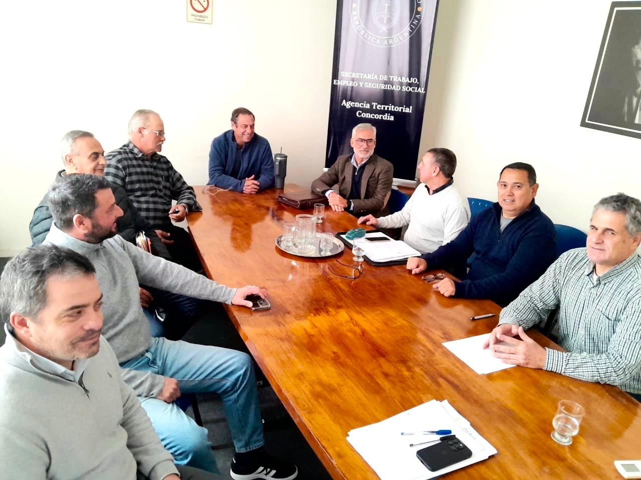 Acuerdo salarial: se conocieron los detalles del cierre de paritarias para los trabajadores de la fruta de Concordia y la región - 7PAGINAS - imagen de origen