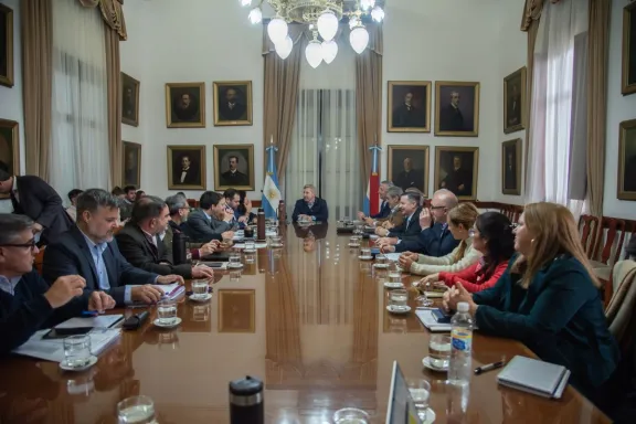 La provincia apoya el ordenamiento de la empresa Tres Arroyos para preservar las fuentes de trabajo - imagen de origen