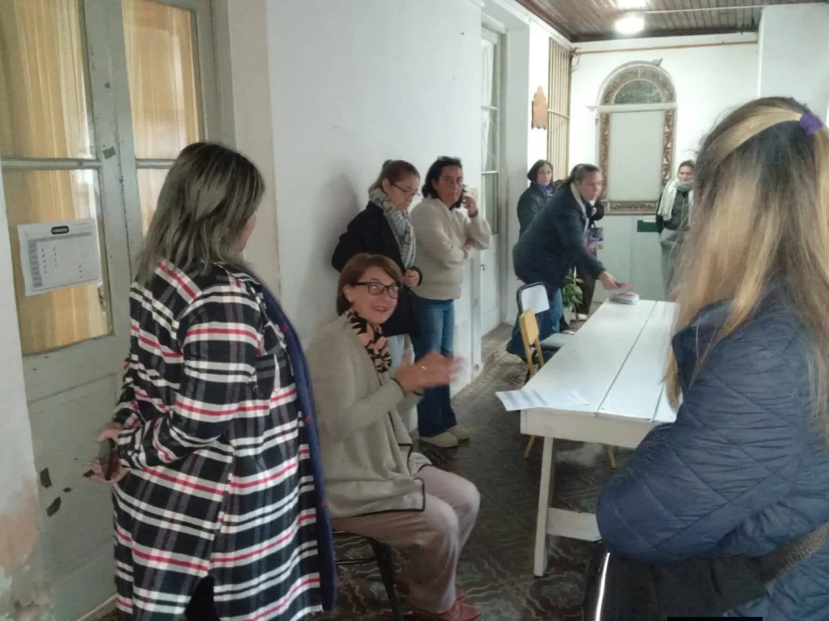 Padres autoconvocados de la Escuela N° 92 convocan a una marcha para reclamar transporte escolar - imagen de origen