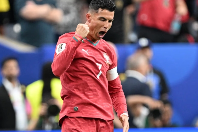 Con doblete de Cristiano Ronaldo, Portugal aplastó 5-0 a Uzbekistán - imagen de origen
