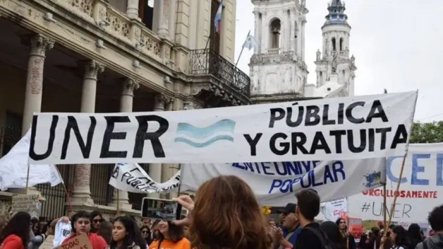 Acuerdo Gobierno-Universidades: docentes y no docentes recibirán una actualización salarial del 24,33% | Análisis - imagen de origen
