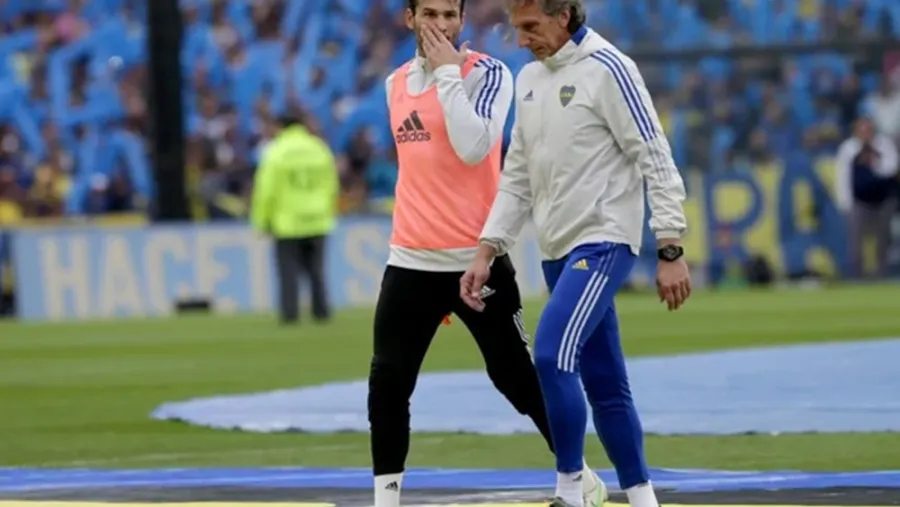 Pesar en el fútbol argentino : murió Fernando Gayoso, histórico entrenador de arqueros de Boca | Análisis - imagen de origen