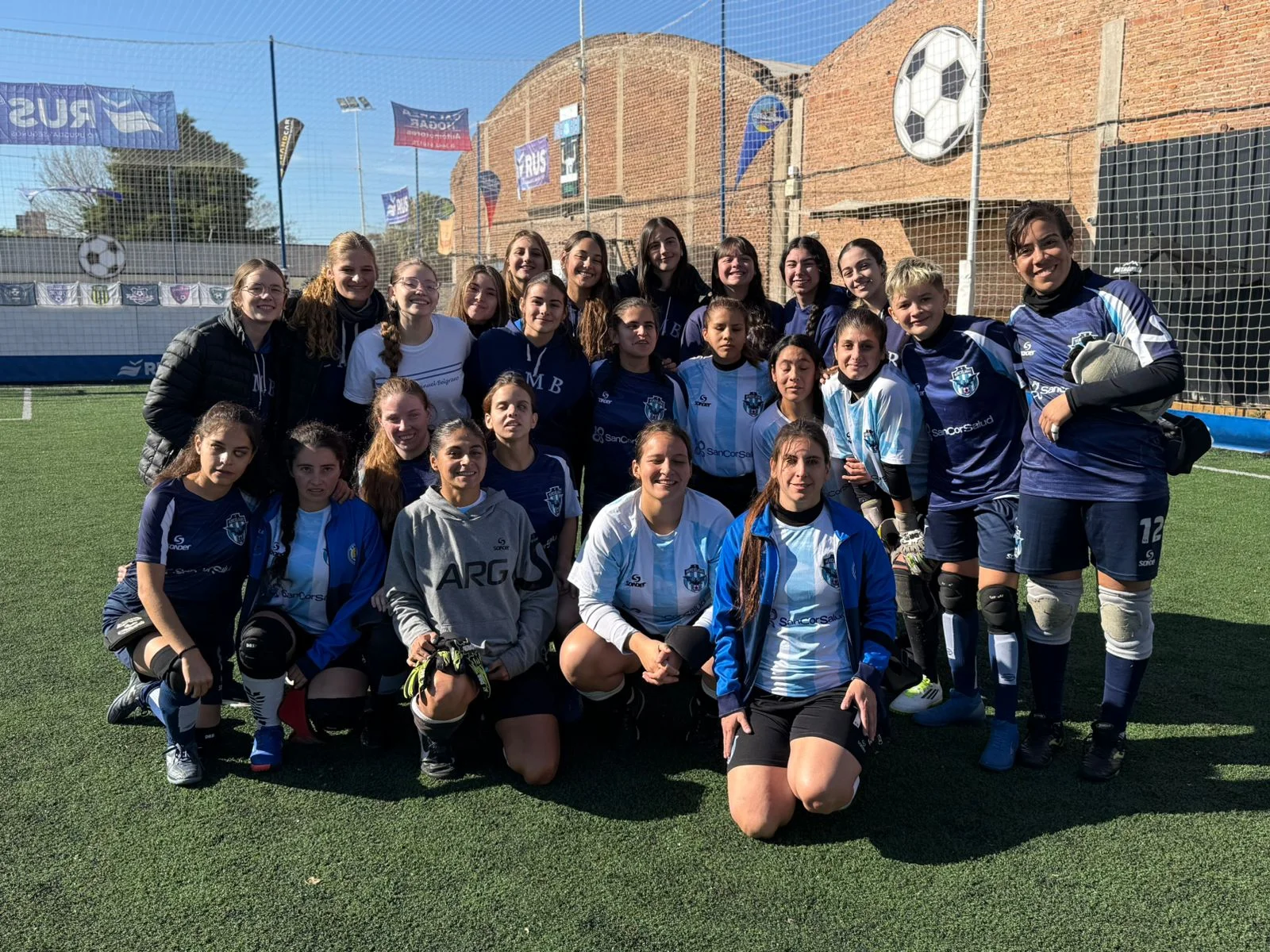 Las Murciélagas dejaron su huella en Concepción del Uruguay con una experiencia de inclusión y deporte de alto rendimiento - imagen de origen