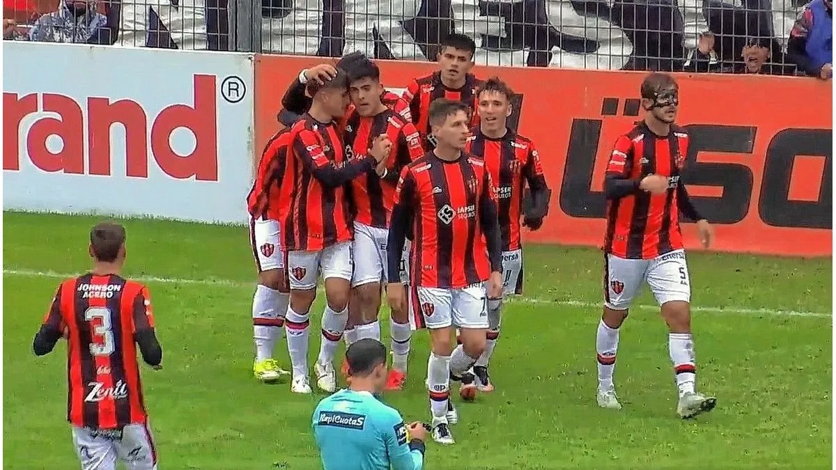 Patronato amplió la ventaja y vence 2 a 0 a Chacarita en el estadio Grella - imagen de origen