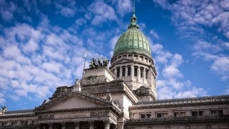 El Gobierno recortó los gastos del Congreso en más de 28 mil millones de pesos | Análisis - imagen de origen