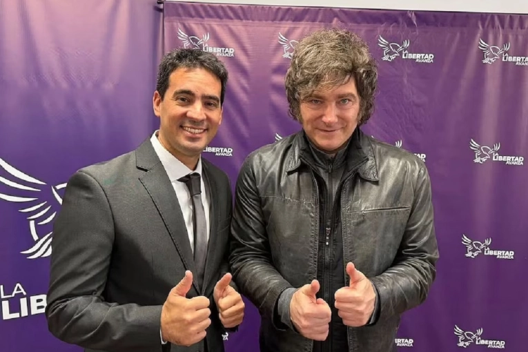 Milei designó a Adrián Ravier como nuevo vocero presidencial y recorta las funciones de Adorni - imagen de origen