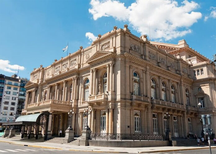 Alarma frente al Teatro Colón por un supuesto explosivo - imagen de origen