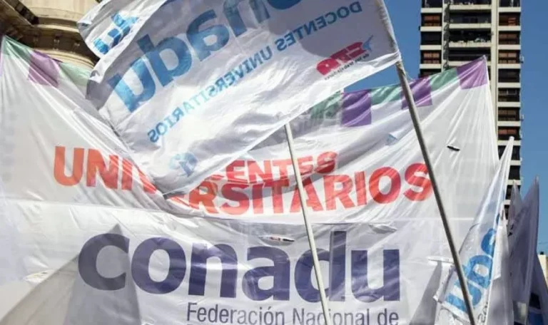 Docentes universitarios de todo el país llevarán adelante una semana de paro - imagen de origen