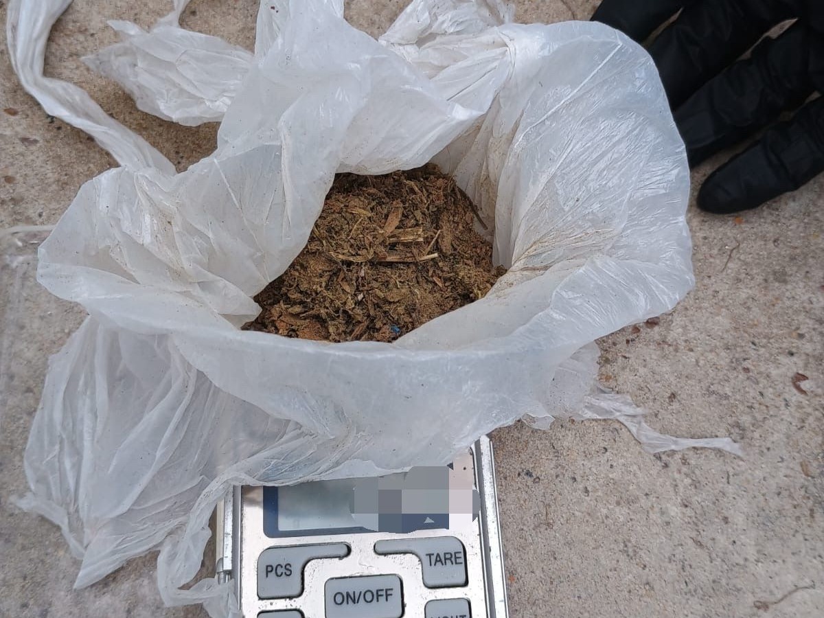 Tres allanamientos por robo de motos terminaron con el secuestro de celulares y droga - imagen de origen