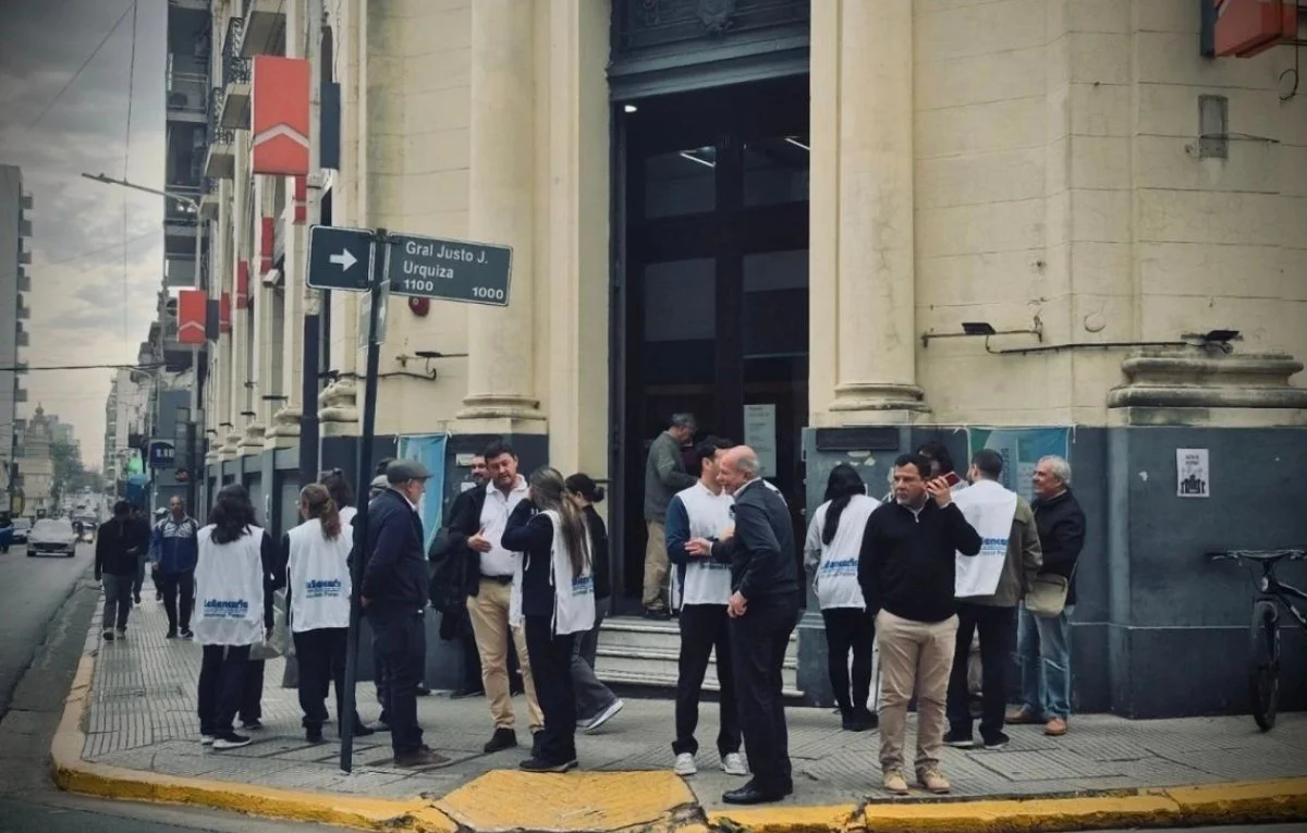 La Bancaria cuestionó despidos en el Banco Hipotecario y advirtió sobre una reestructuración del sector - imagen de origen