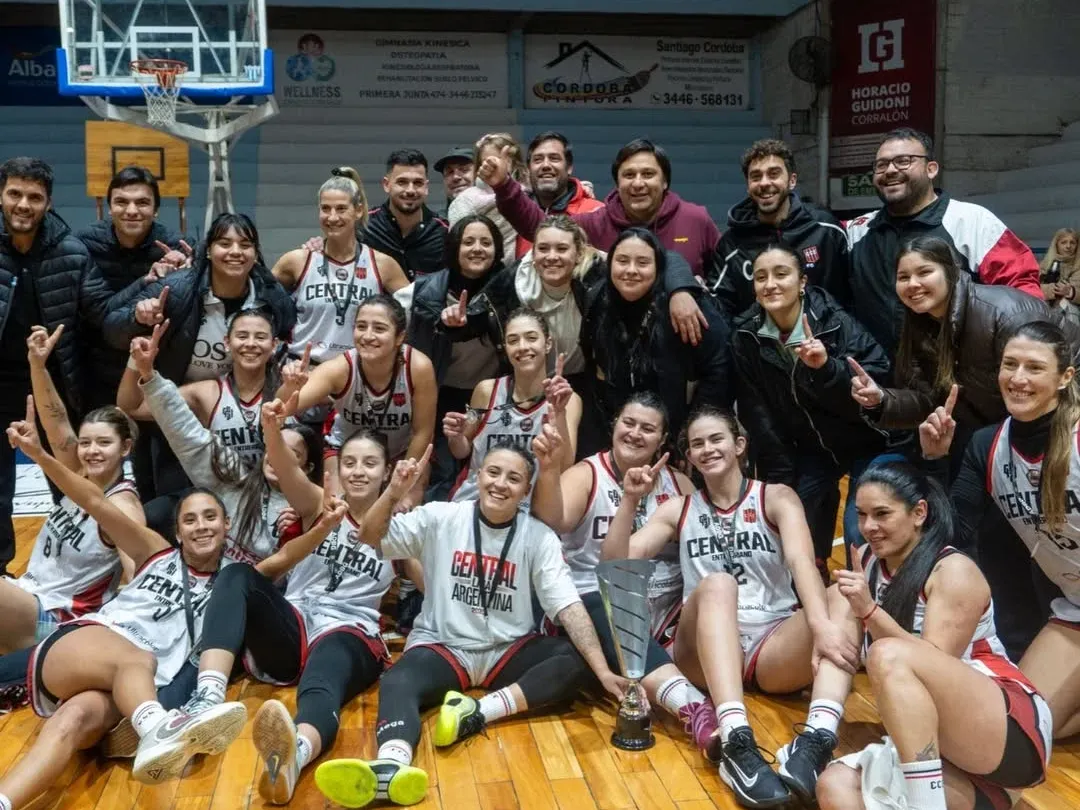 Central Entrerriano le volvió a ganar a Juventud Unida y se coronó campeón del Torneo Asociativo femenino - imagen de origen