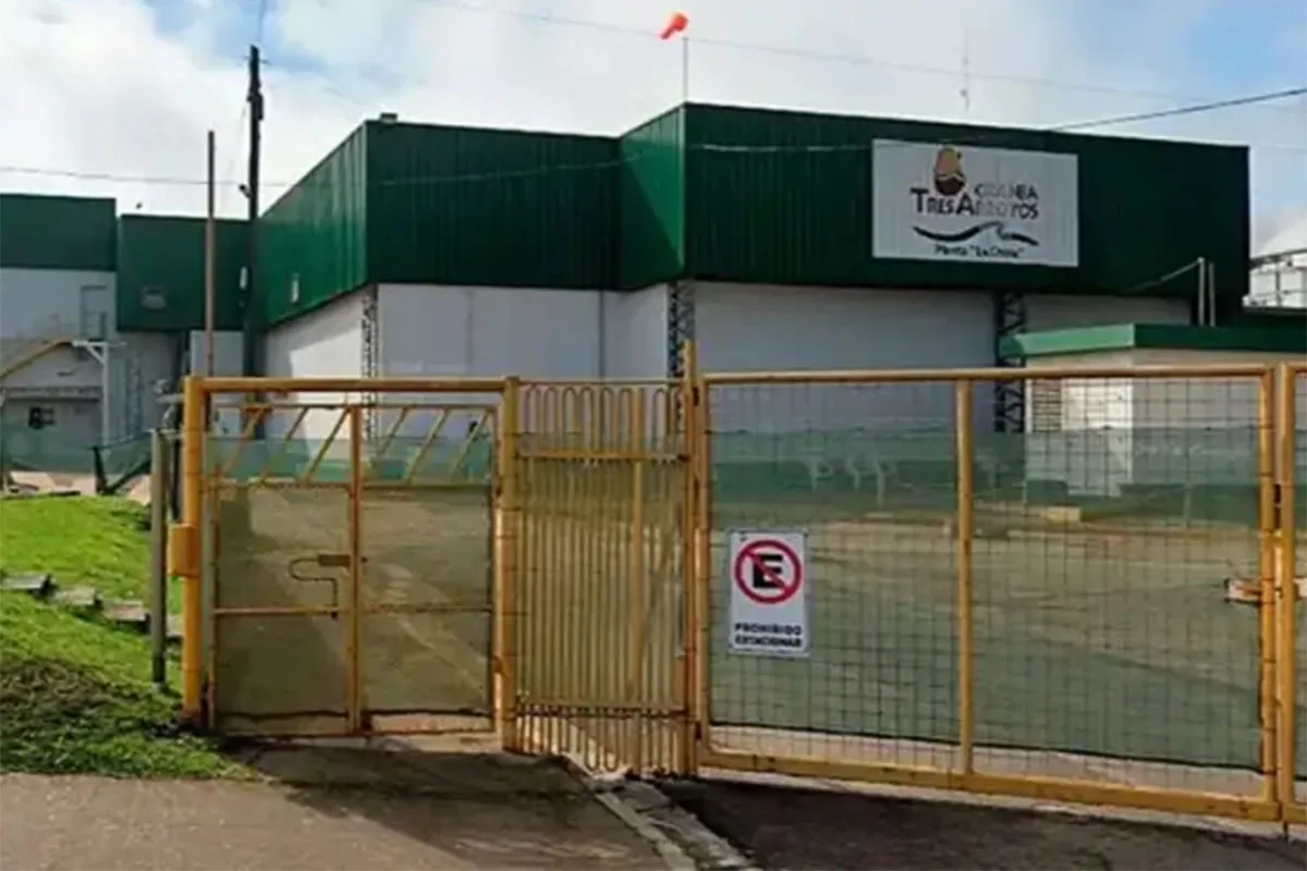 Granja Tres Arroyos: no hubo acuerdo y el conflicto sigue sin fecha de resolución - Plaza Web - imagen de origen