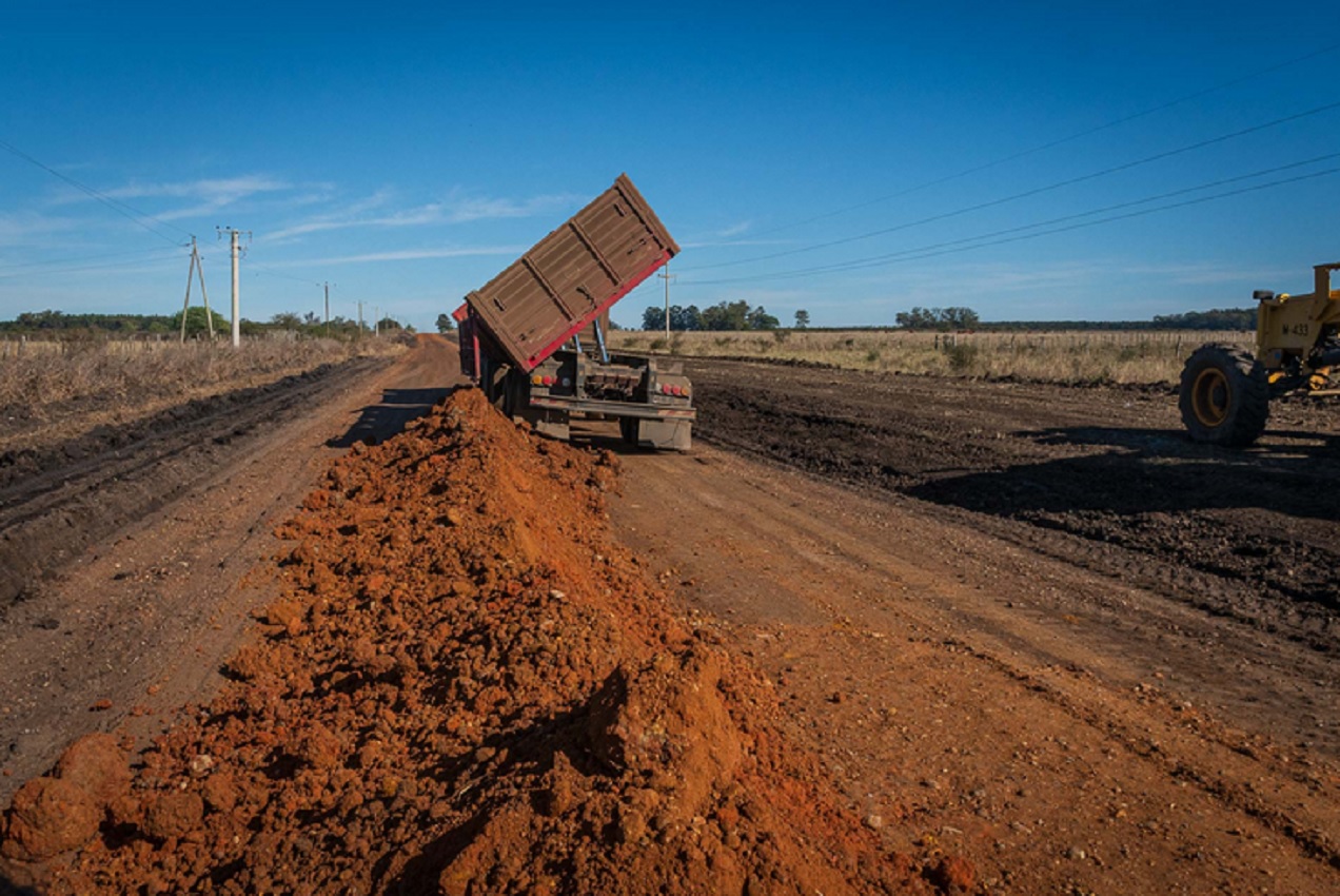 Se presentaron siete ofertas para mejorar caminos rurales en seis departamentos - imagen de origen