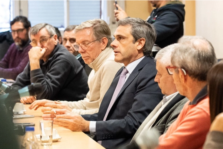 Impulsada por dirigentes del PJ se conformó una mesa para buscar una salida a la crisis de Granja Tres Arroyos - imagen de origen