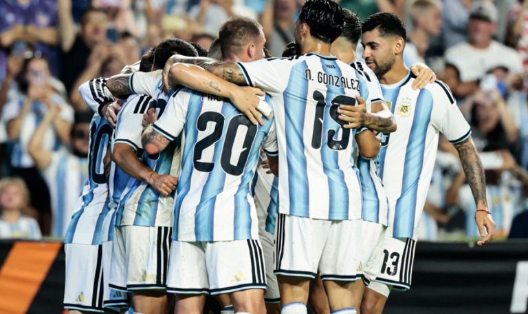 Este viernes: Argentina enfrenta a Cabo Verde y busca un lugar en los octavos del Mundial - imagen de origen