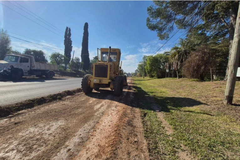 La optimización de banquinas que se realiza en Urquiza al Oeste otorga mayor seguridad vial - imagen de origen