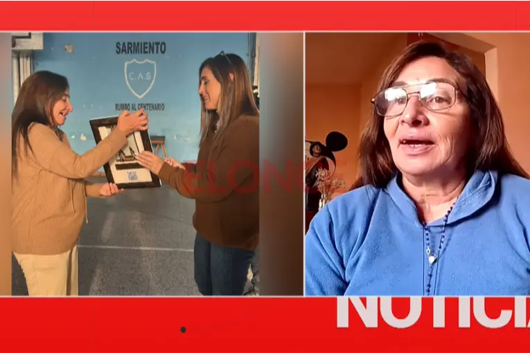 Soledad Pastorutti en club Sarmiento de Victoria: "Llegó de sorpresa y nos emocionó a todos" - imagen de origen