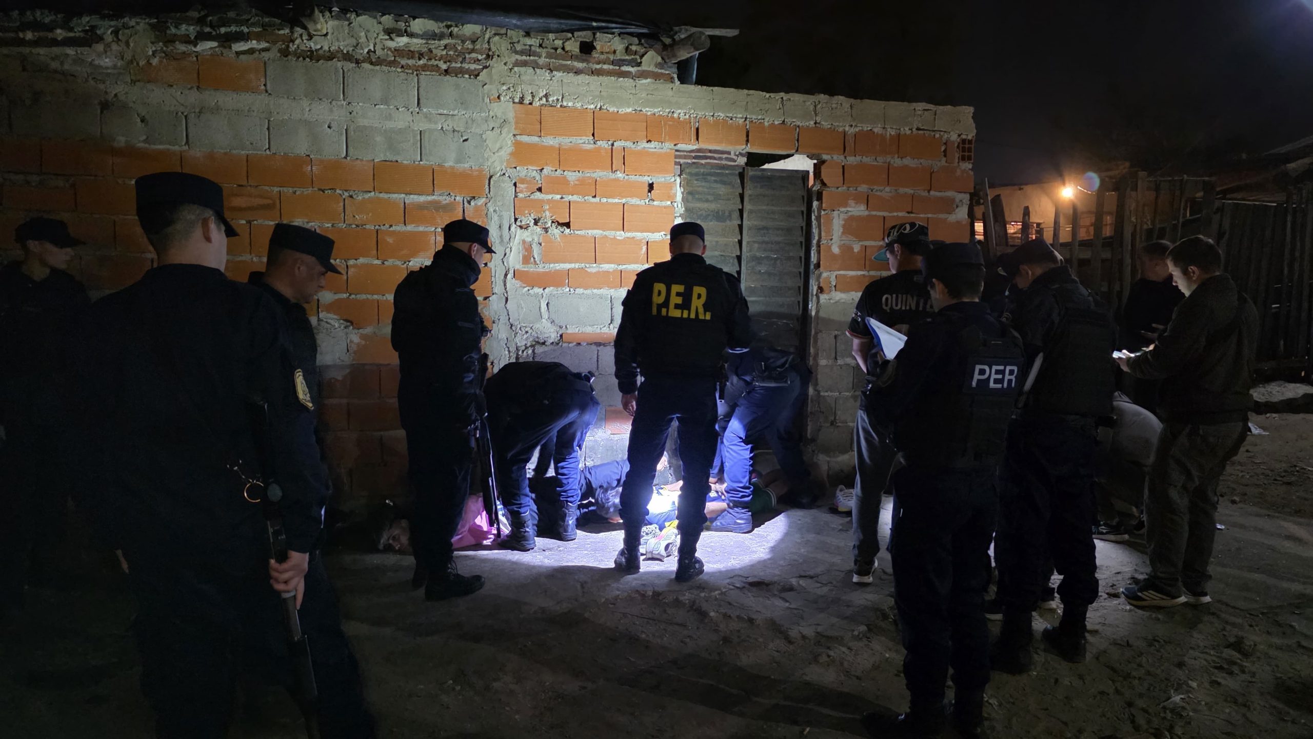 Violencia y narcomenudeo en Concordia: cinco detenidos tras allanamientos por un enfrentamiento armado a la salida de un boliche - 7PAGINAS - imagen de origen