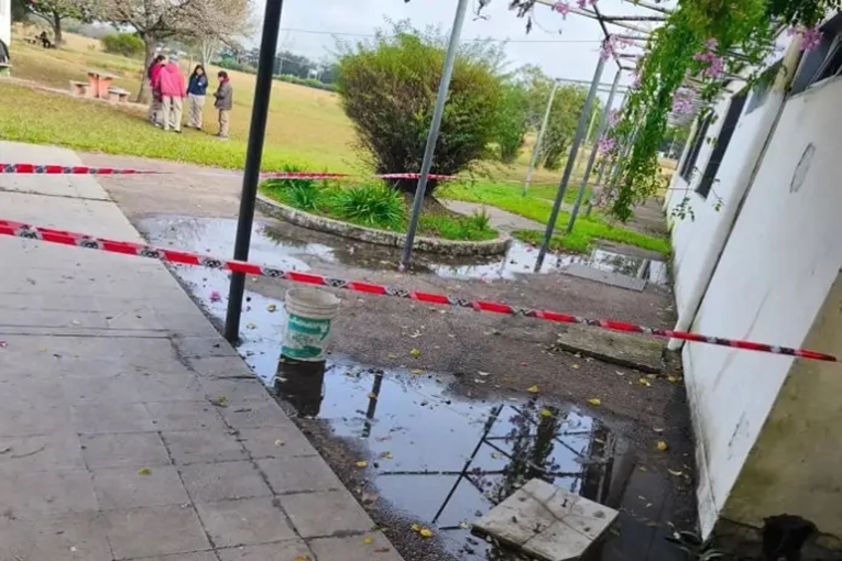 Rebalsaron las cloacas en una escuela del departamento Concordia - imagen de origen