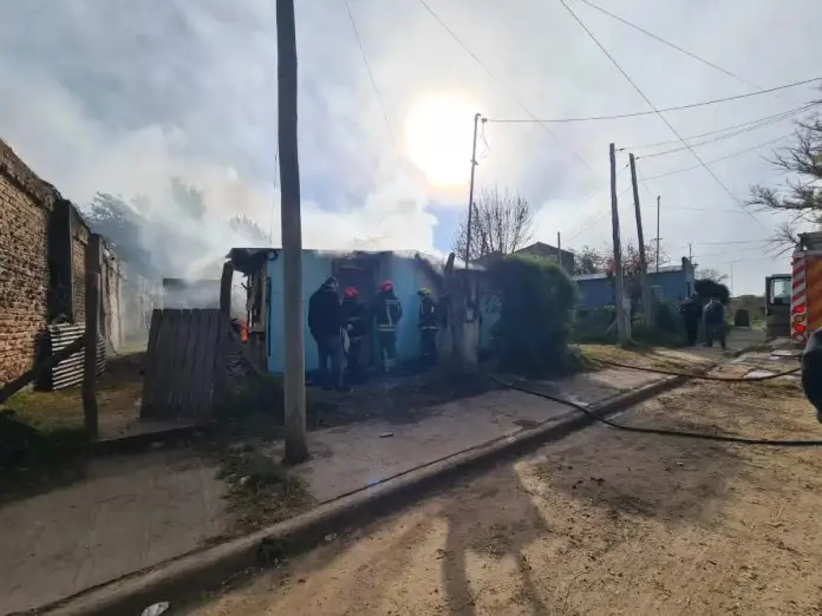 Otro incendio fatal en Entre Ríos: murió una mujer de 84 años y dos niños fueron hospitalizados - imagen de origen